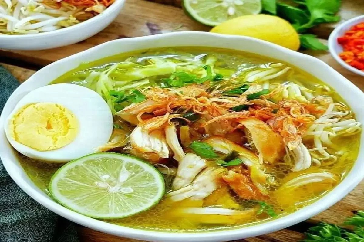 Soto Ayam Lumayan: Santapan Hangat di Jantung Cilacap